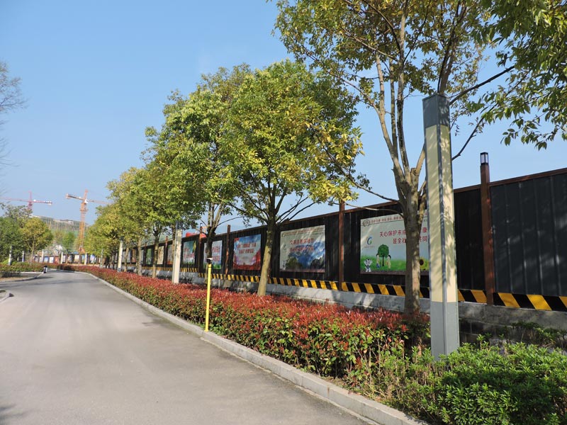 【特別報(bào)道】重慶黔江項(xiàng)目：建筑工地圍擋成文明宣傳風(fēng)景線